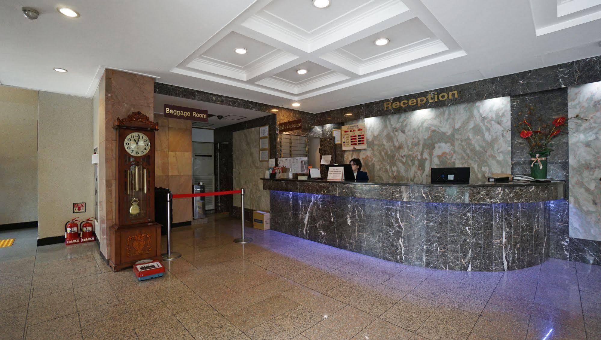 仁寺洞皇冠酒店 首爾 外观 照片